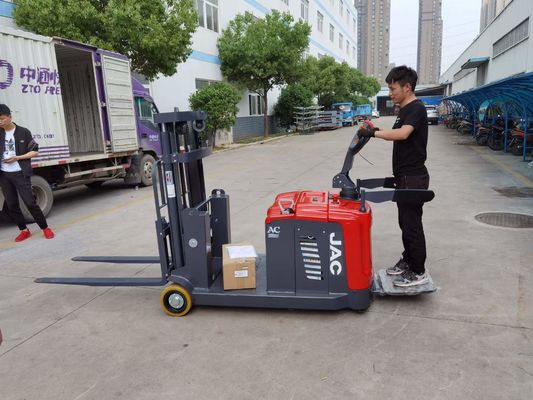 電気相殺されたフォークリフトのWalkieのStraddleのスタッカー1500kg