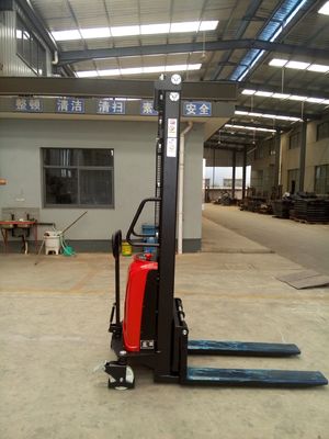 JAC手動の半電気パレット揚げべらのスタッカーのトラック2000kg 2T